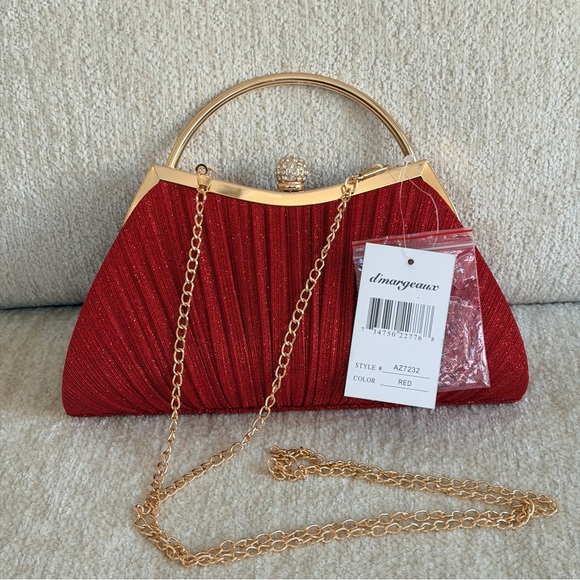 D’margeaux New York, Elegant Red Evening Clutch with Gold Chain - Picture 14 of 16
